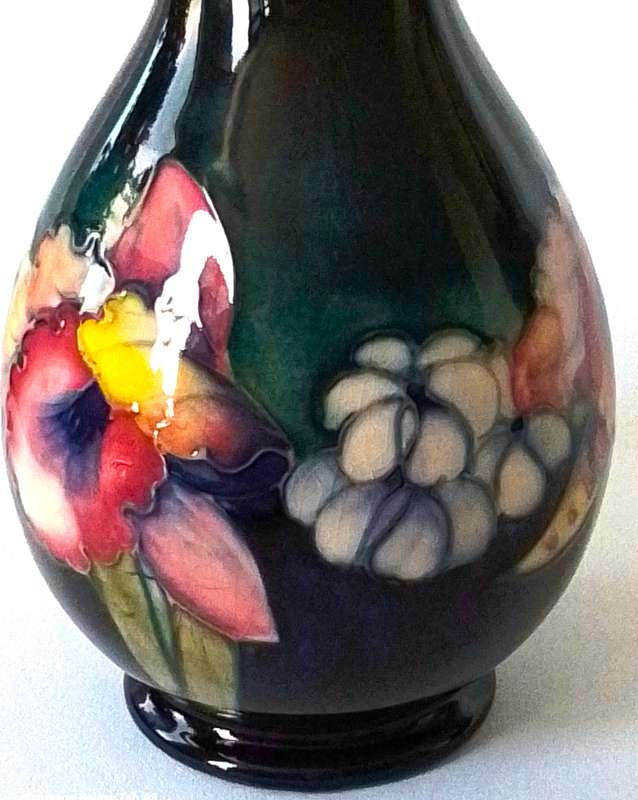 Moorcroft   `` Orchid``   Vase
