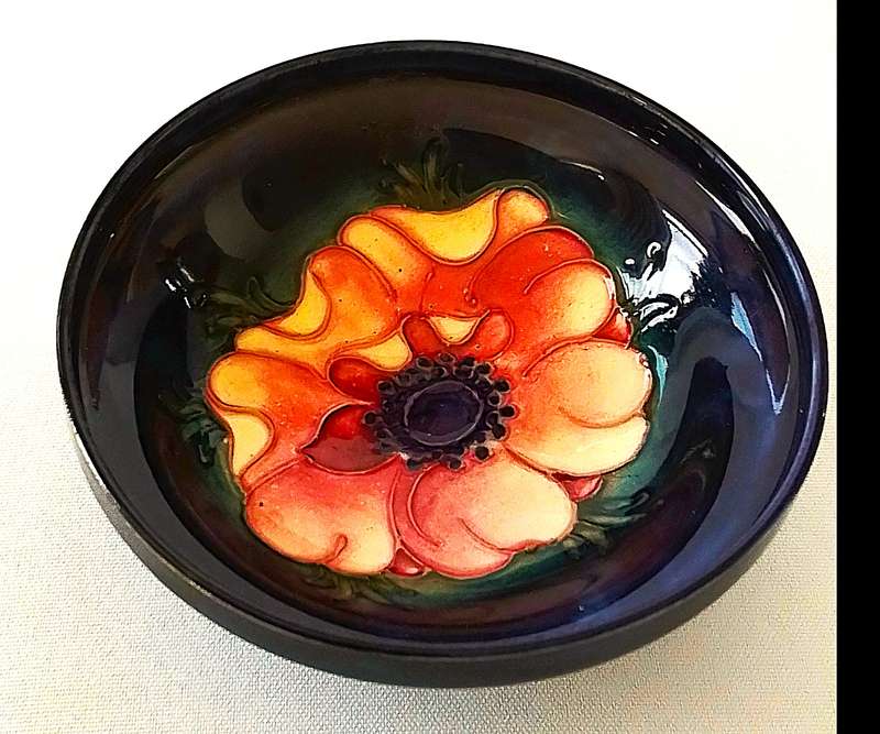 Moorcroft   `` ANEMONE``   Small  Bowl