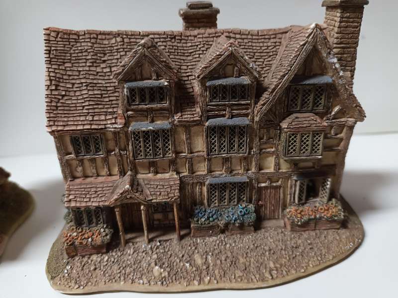 Two Lilliput Lane Cottage Models
