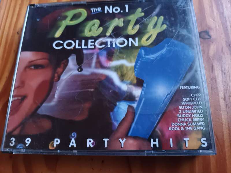 39 Party Hits Double Music CD