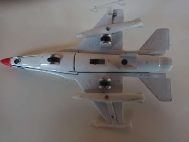 Die Cast Falcoln F 16 Aircraft Model