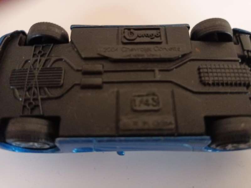 Burango Chev Corvette Scale 1/43