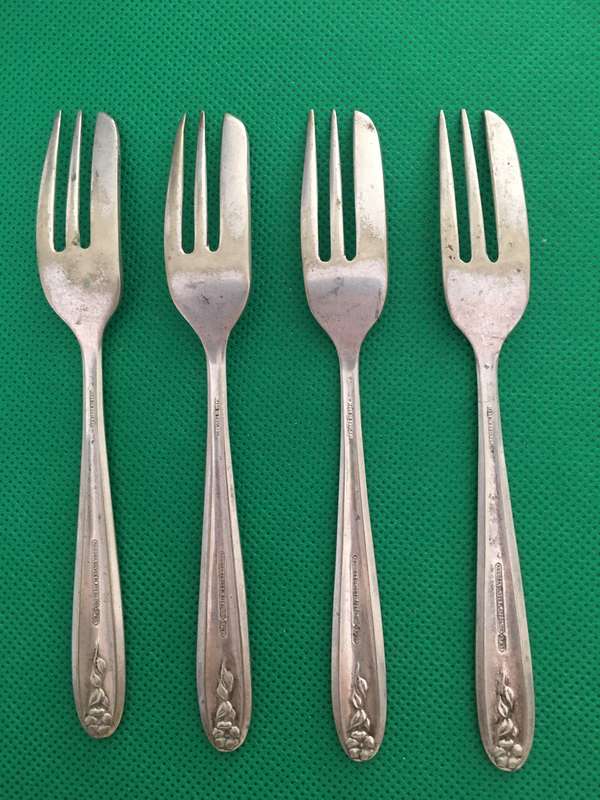 VINTAGE ANGORA SILVER PLATED 4 CAKE FORKS