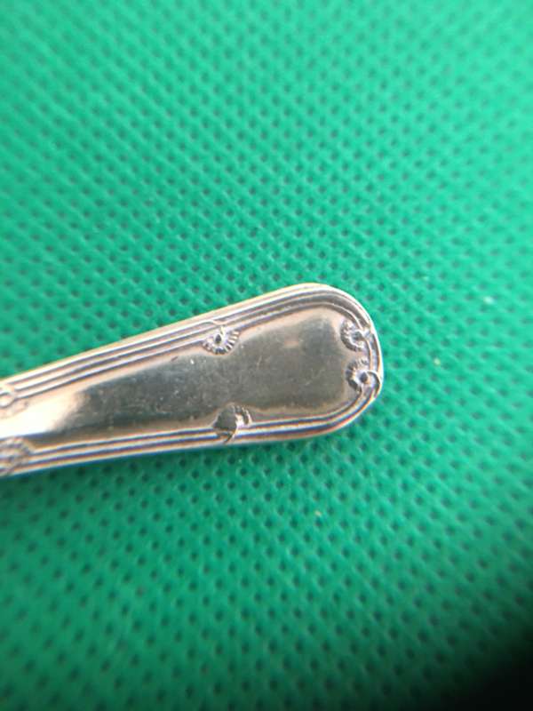 VINTAGE TO ANTIQUE E.P.N.S. 3 PLATED SILVER FISH FORKS