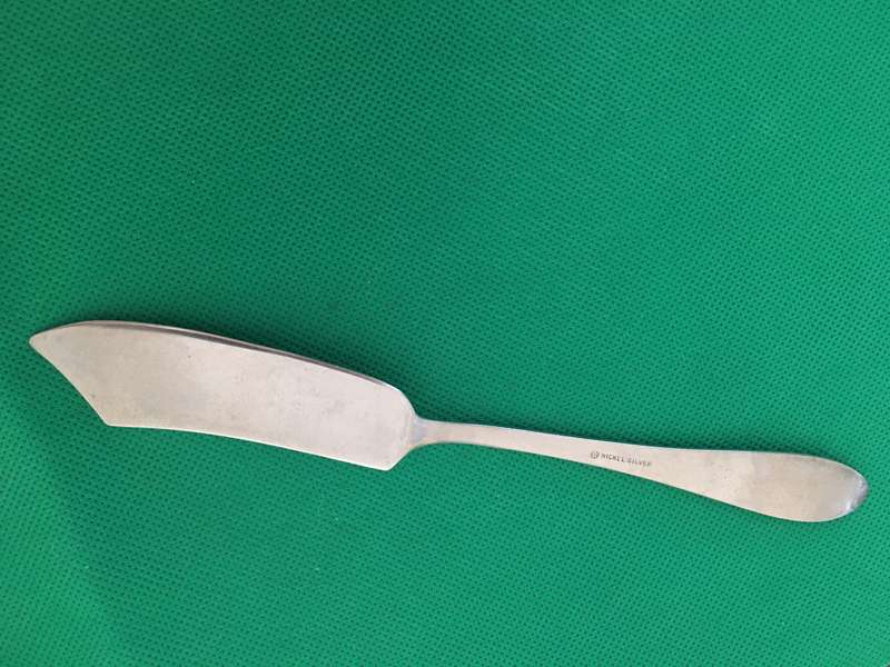 VINTAGE TO ANTIQUE NICKEL SILVER FISH KNIFE