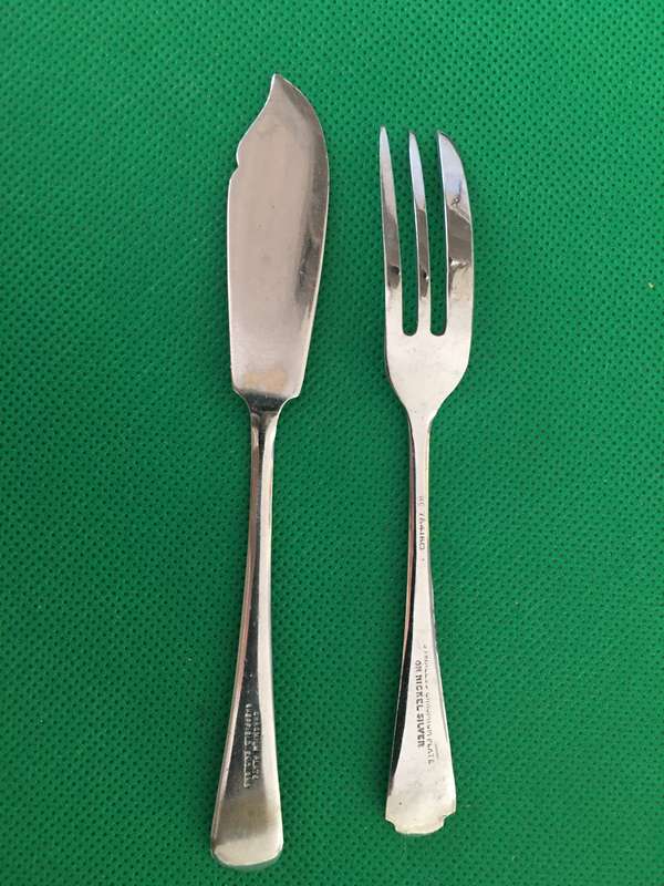 VINTAGE CHEESE KNIVES AND CAKE FORK PLATED  X 3 ITEMS EPNS AND NICKLE SILVER