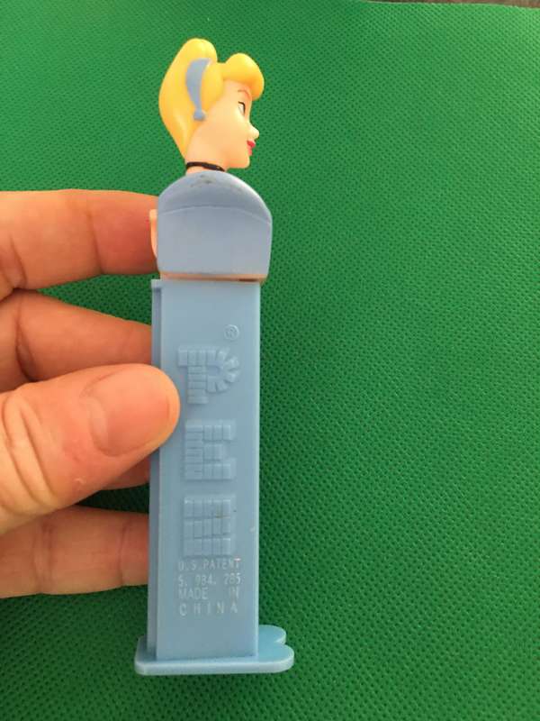 VINTAGE PEZ DISPENSER FOR SWEETS - CINDERELLA