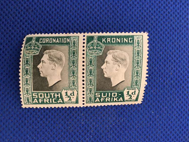 SOUTH AFRICA UNUSED PAIR OF STAMPS
