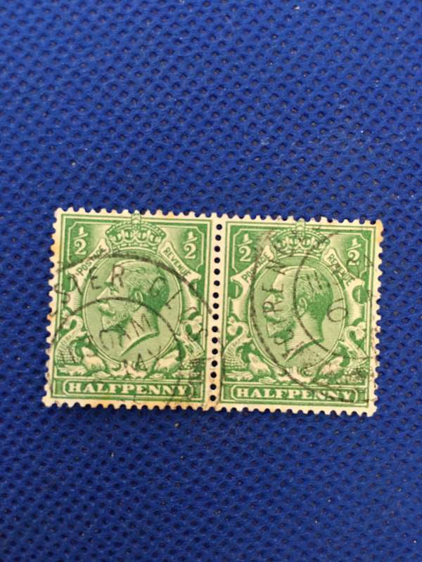 GREAT BRITAIN HALP PENNY USED PAIR OF STAMPS