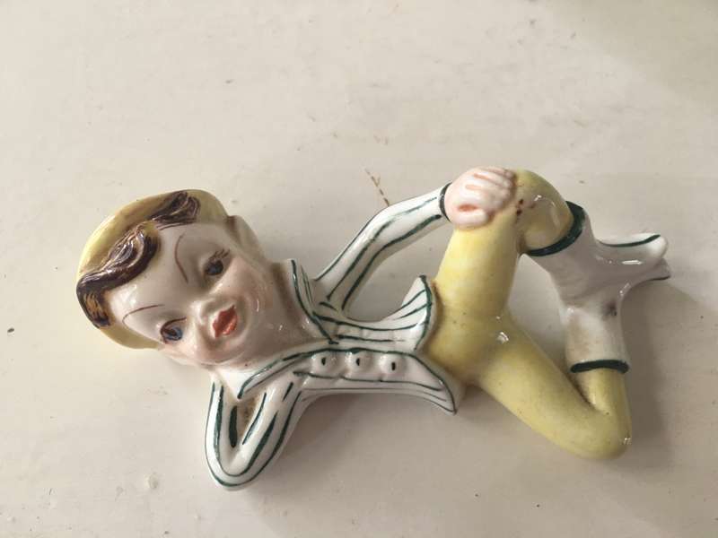 VINTAGE PORCELAIN PIXIE PORCELAIN FIGURE