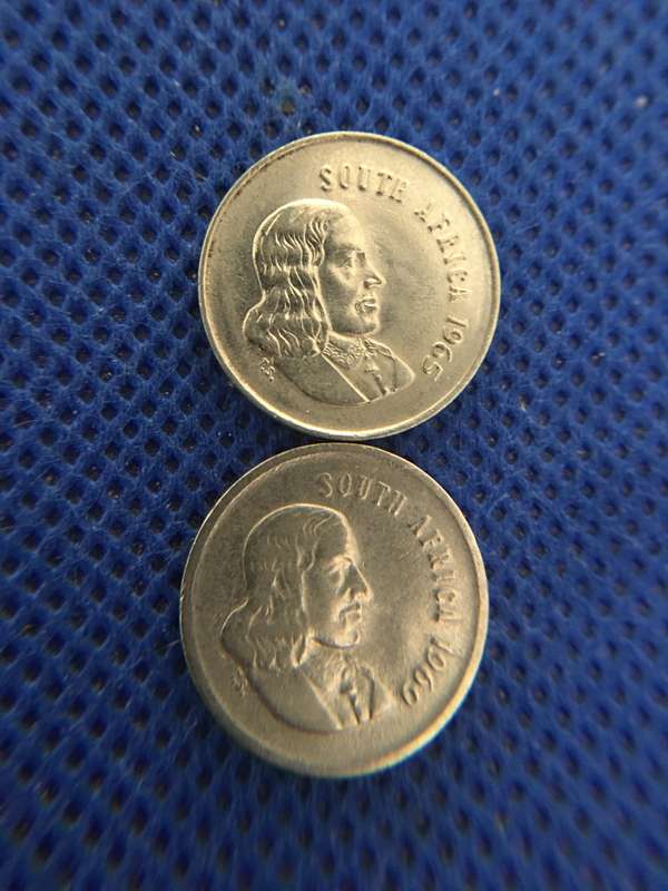 SOUTH AFRICA TWO 5c COINS BOTH ENGLISH - JAN VAN RIEBEECK - 1965 - 1969