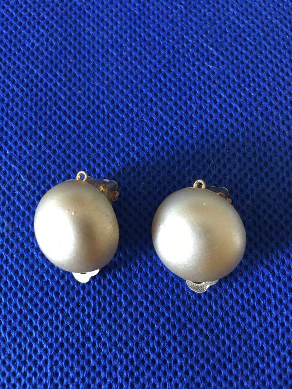 VINTAGE EARRINGS