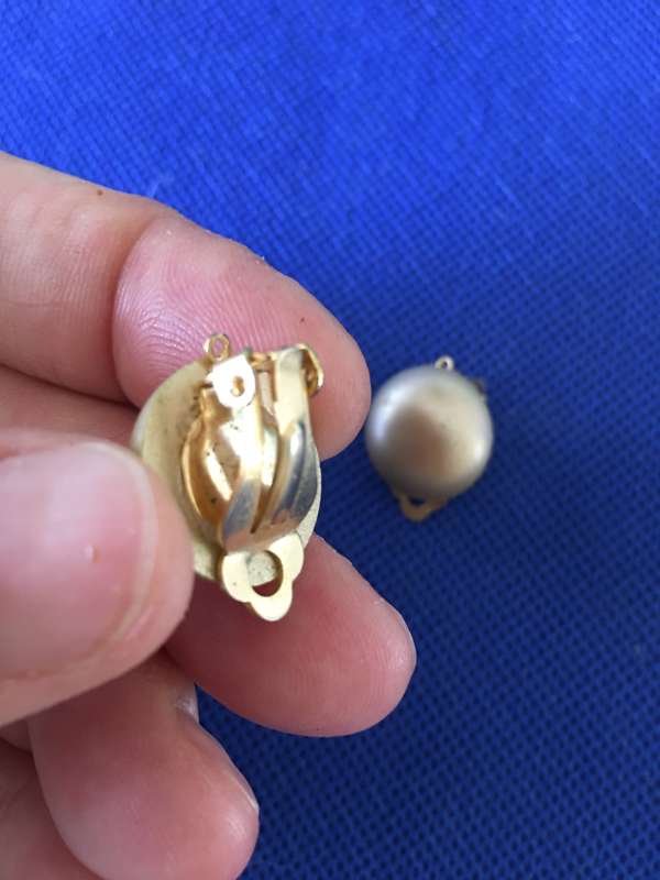 VINTAGE EARRINGS