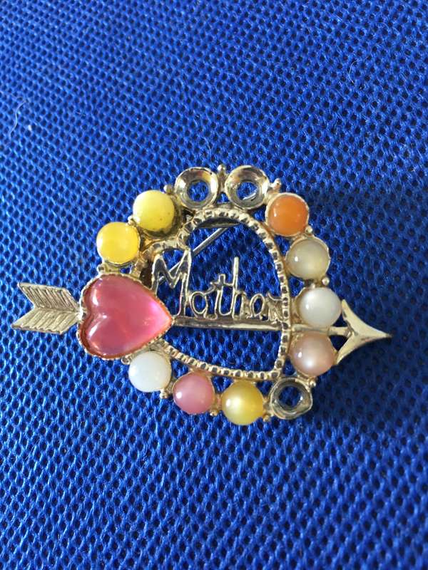 VINTAGE MOTHER  BROOCH