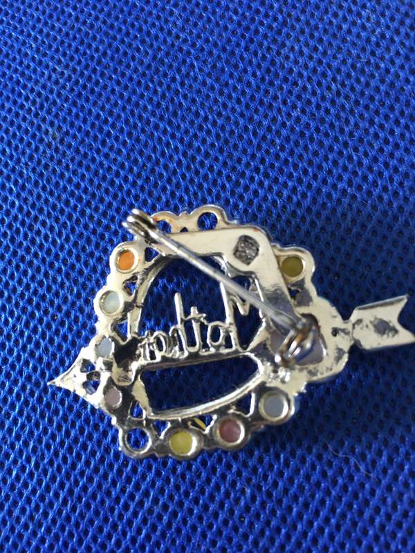 VINTAGE MOTHER  BROOCH
