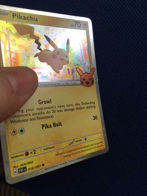 POKEMON TRADING CARD - PIKACHU- FOIL CARD -- SHINY CARD