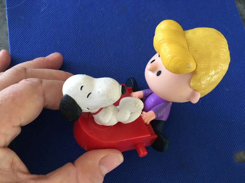 VINTAGE MC DONALDS SNOOPY TOY - 2016