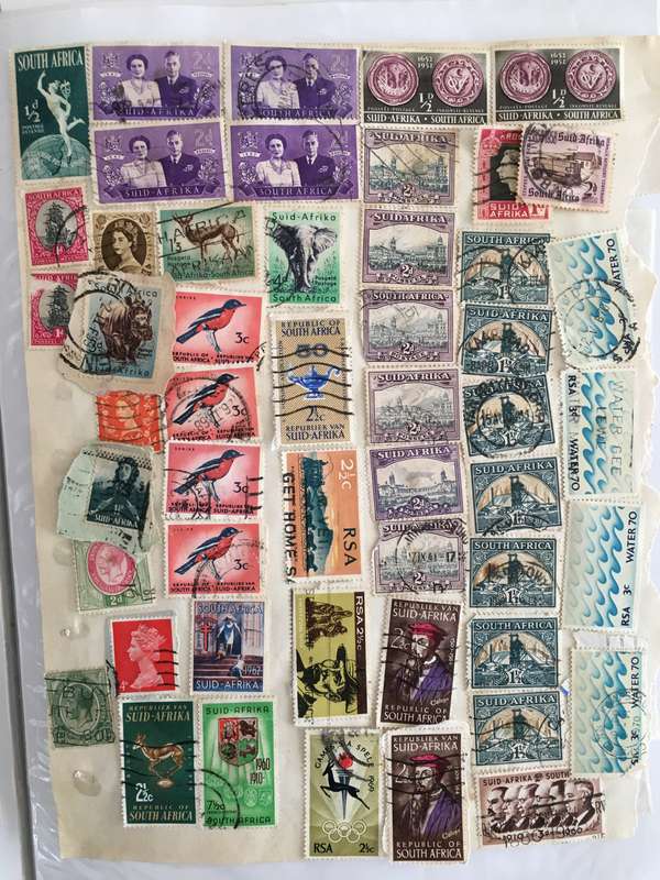 SOUTH AFRICA - DOUBLE PAGE OF SOUTH AFRICA STAMPS WITH LOOSE ONES TOO