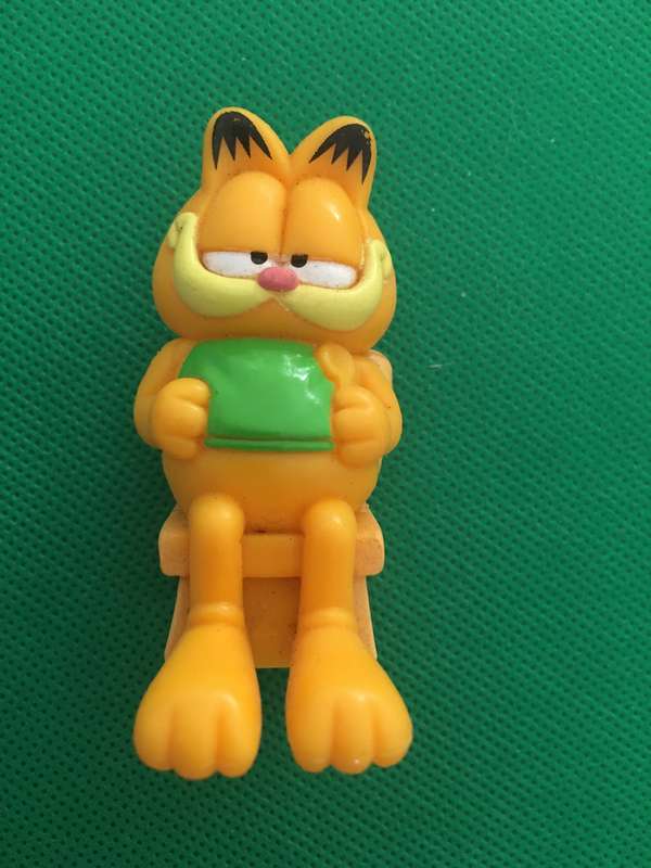 VINTAGE GARFIELD FIGURE