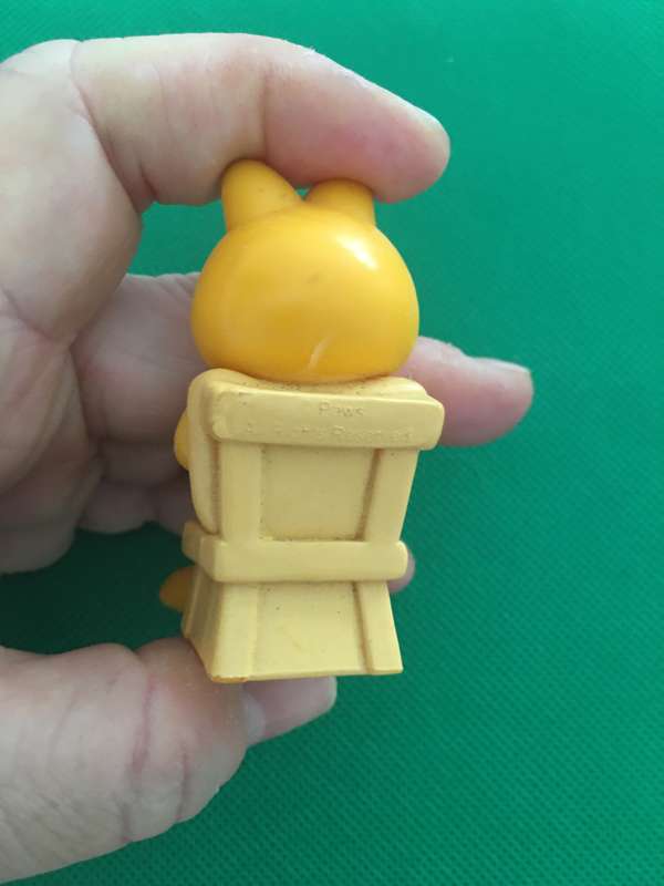 VINTAGE GARFIELD FIGURE