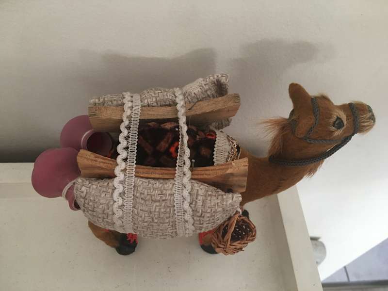 VINTAGE CAMEL  ORNAMENT - WITH WONKEY BACK LEG