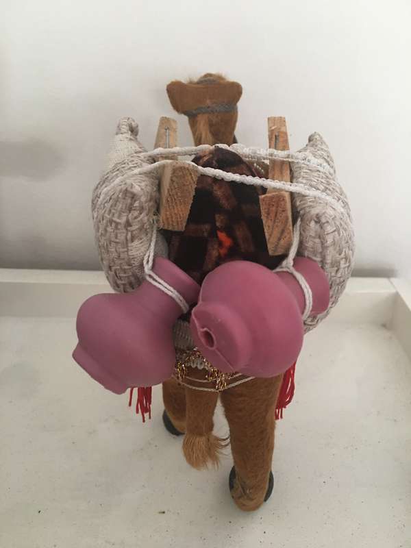 VINTAGE CAMEL  ORNAMENT - WITH WONKEY BACK LEG