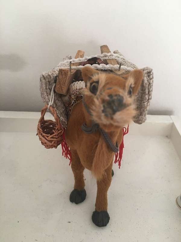 VINTAGE CAMEL  ORNAMENT - WITH WONKEY BACK LEG