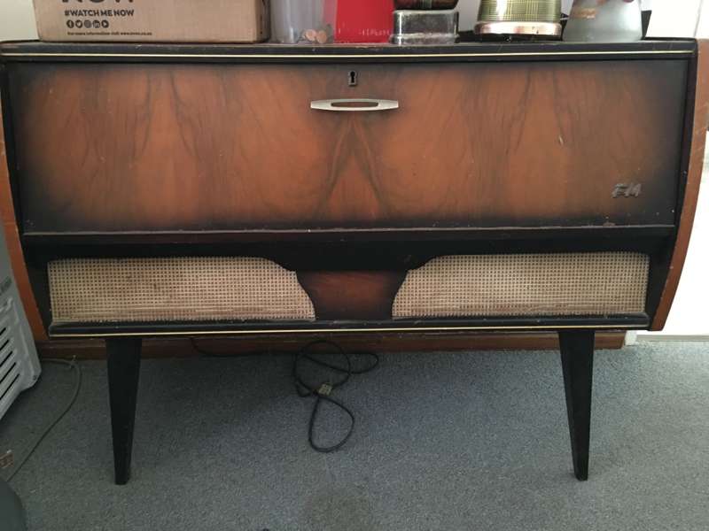 LOVELY VINTAGE PILOT RADIOGRAM / COMBINATION / TURNTABLE SOLD AS IS - ALL INTACT NEVER BEEN TESTED