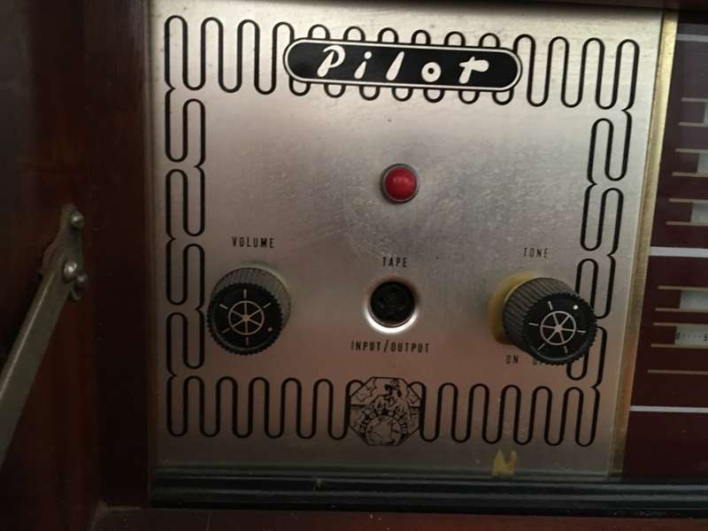 LOVELY VINTAGE PILOT RADIOGRAM / COMBINATION / TURNTABLE SOLD AS IS - ALL INTACT NEVER BEEN TESTED