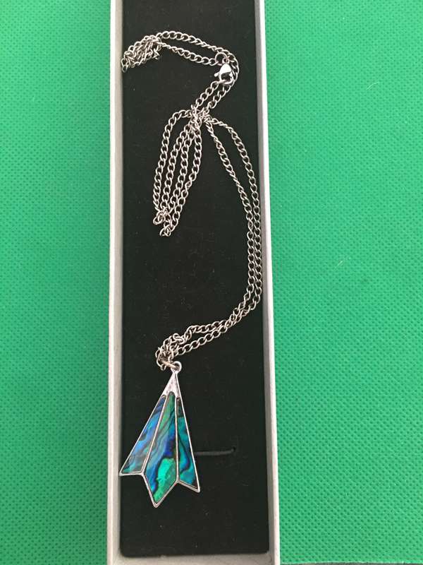 LOVELY NECKLACE IN BOX