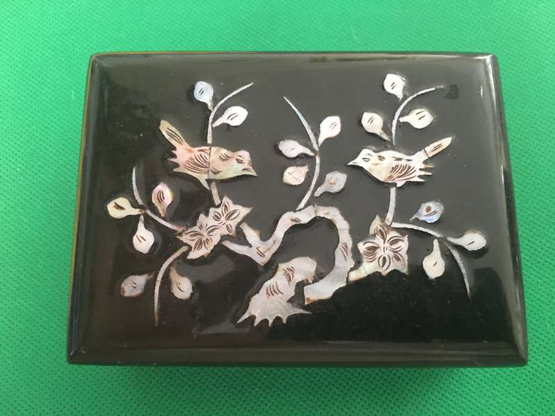VINTAGE TRINKET BOX