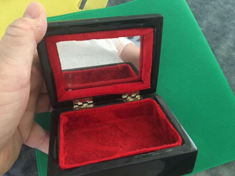 VINTAGE TRINKET BOX