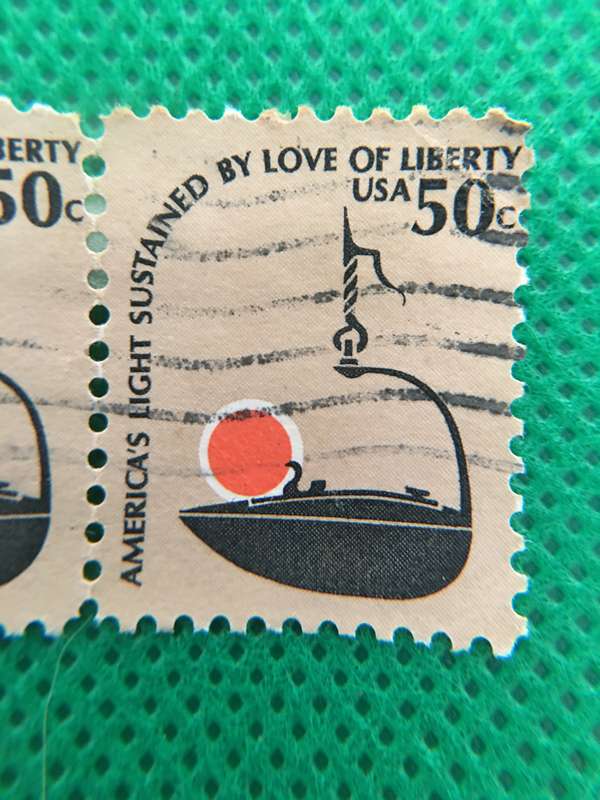 AMERICA PAIR OF USED STAMPS