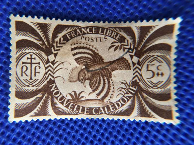 FRANCE 1942  UNUSED POSTAGE STAMP