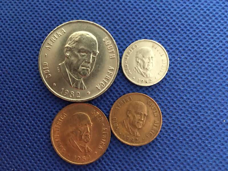 SOUTH AFRICA - LOT OF 4 PRESIDENT VORSTER COINS -  R1  - 2c   1c   5c  -  (A10)