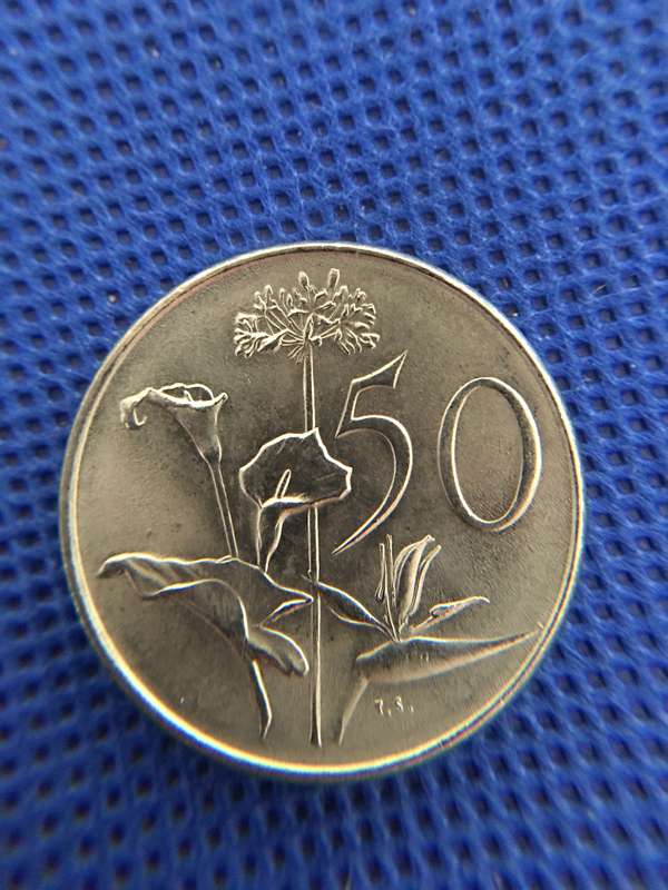 SOUTH AFRICA LOT OF CRESTED COINS NOTE BLUE LUSTER ON SOME  9 COINS  (A13)
