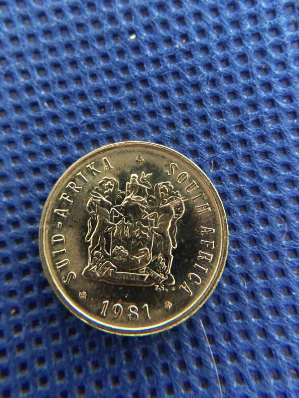 SOUTH AFRICA LOT OF CRESTED COINS NOTE BLUE LUSTER ON SOME  9 COINS  (A13)
