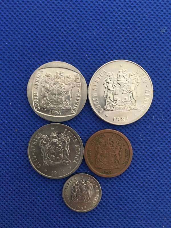 SOUTH AFRICA  - LOT OF 5 COINS - R5 INAUGORATION -  50c -  20c  5c  x 2     (A17)