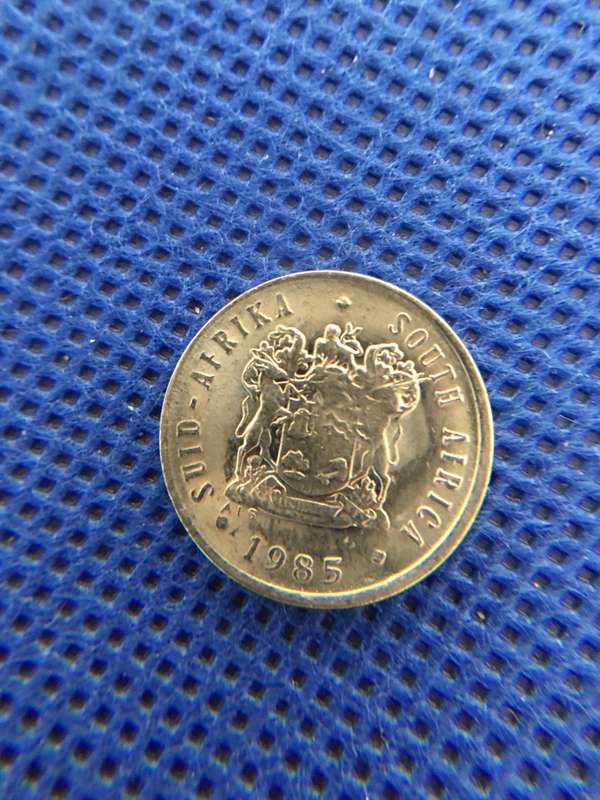 SOUTH AFRICA  - LOT OF 5 COINS - R5 INAUGORATION -  50c -  20c  5c  x 2     (A17)