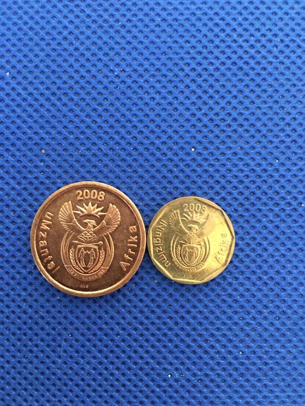 SOUTH AFRICA - LOT OF 2 COINS  10c and 5c COINS (C7)