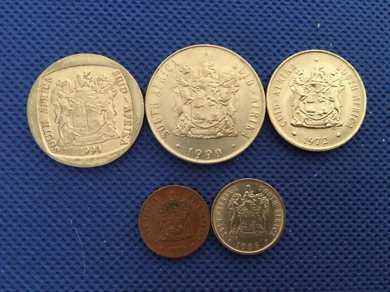 SOUTH AFRICA  LOT OF 5 COINS - R5 INUAGORATION -  50c - 20c  5c 1/2c COINS  (X1)