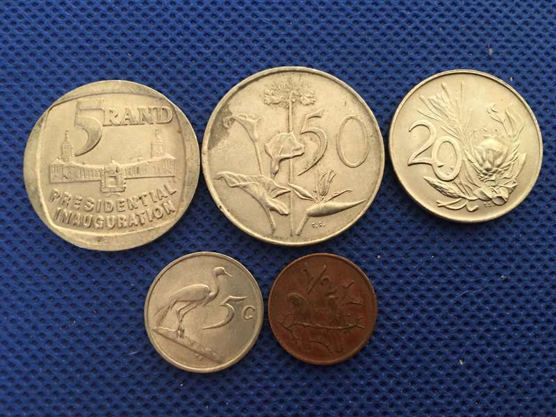 SOUTH AFRICA  LOT OF 5 COINS - R5 INUAGORATION -  50c - 20c  5c 1/2c COINS  (X1)