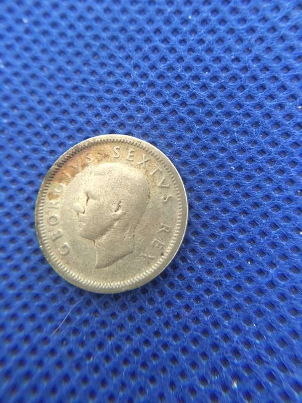 SOUTH AFRICA 1952 6 PENCE 6D COIN
