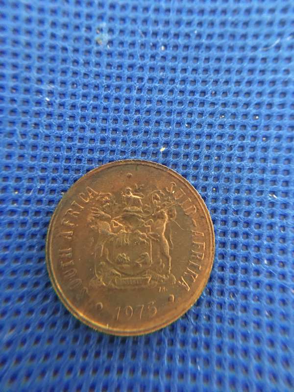 SOUTH AFRICA LOT OF COINS - (1)  R5 - R2 - 50c  20c 10c 5c 2c 1c  lot of 8 coins all crested