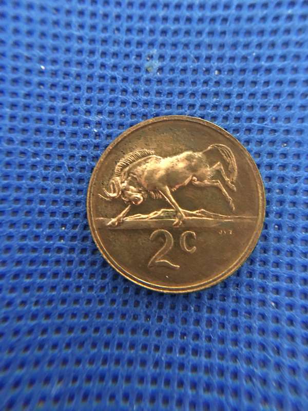 SOUTH AFRICA LOT OF COINS - (1)  R5 - R2 - 50c  20c 10c 5c 2c 1c  lot of 8 coins all crested
