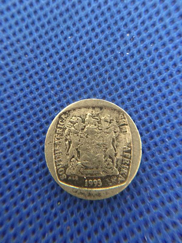 SOUTH AFRICA - LOT OF 7 COINS - R2  R1  50c 20c 5c 1c 10c  LOT OF 7 COINS (A2) all crested coins