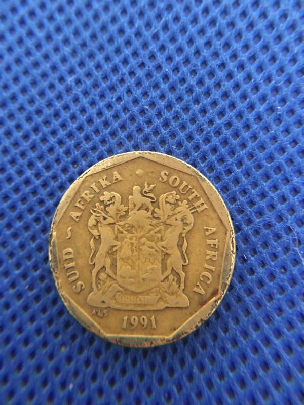 SOUTH AFRICA - LOT OF 7 COINS - R2  R1  50c 20c 5c 1c 10c  LOT OF 7 COINS (A2) all crested coins
