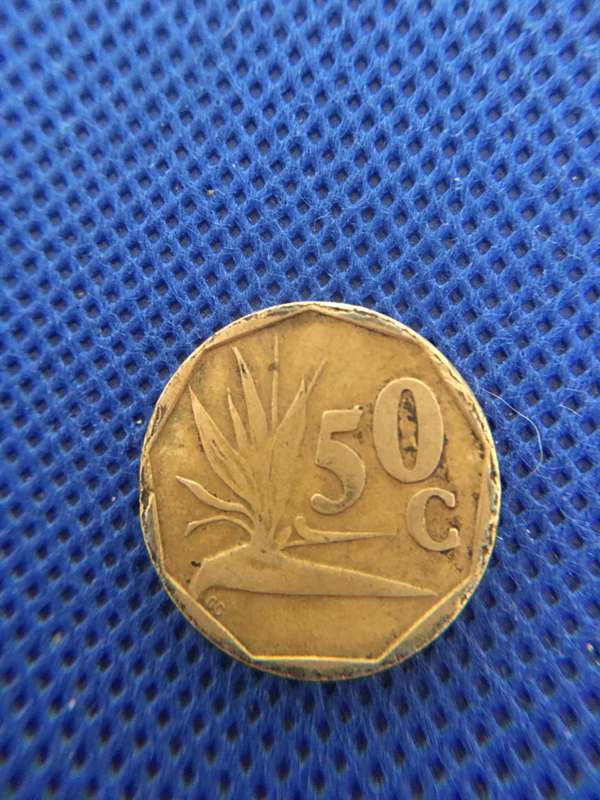 SOUTH AFRICA - LOT OF 7 COINS - R2  R1  50c 20c 5c 1c 10c  LOT OF 7 COINS (A2) all crested coins