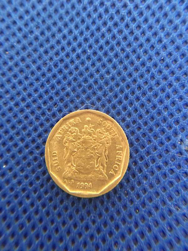 SOUTH AFRICA - LOT OF 7 COINS - R2  R1  50c 20c 5c 1c 10c  LOT OF 7 COINS (A2) all crested coins
