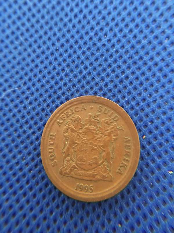 SOUTH AFRICA - LOT OF 7 COINS - R2  R1  50c 20c 5c 1c 10c  LOT OF 7 COINS (A2) all crested coins